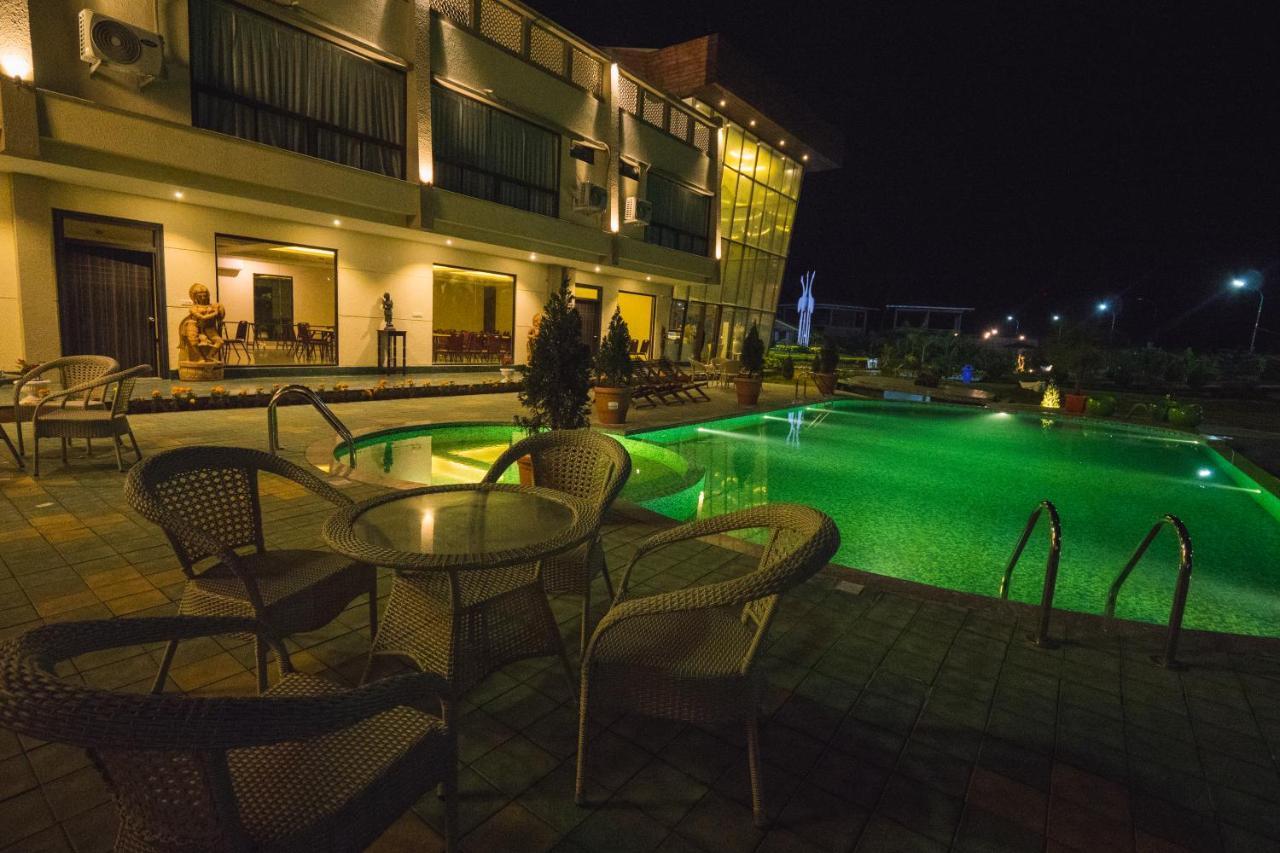 La Vita Nuova Resort Shaugaon Kültér fotó